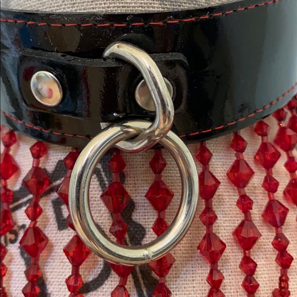 Patent leather beaded necklace - Picture 3 of 8